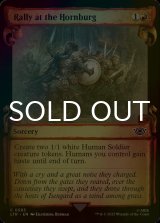 [FOIL] 角笛城での結集/Rally at the Hornburg (ショーケース版) 【英語版】 [LTR-赤C]