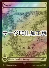 [FOIL] 沼/Swamp No.718 (全面アート版・サージ仕様) 【英語版】 [LTR-土地C]