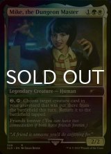 [FOIL] Mike, the Dungeon Master 【英語版】 [SLD-金R]